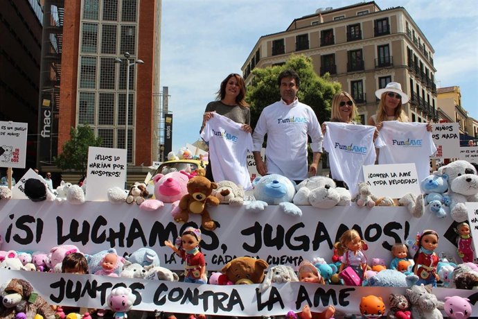 Alejandra Rojas, Cayetana Guillén Cuervo y Pepe Rodríguez