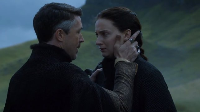 Sansa y Meñique en la quinta temporada de Juego de Tronos