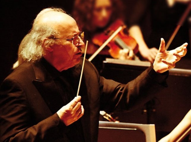 El director israelí Eliahu Inbal