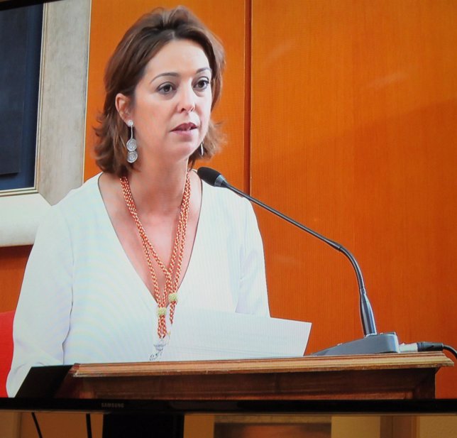 La alcaldesa de Córdoba, Isabel Ambrosio, durante su discurso de investidura