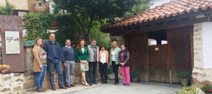 Visita de la consejera de Ganadería a la Casa de las Doñas
