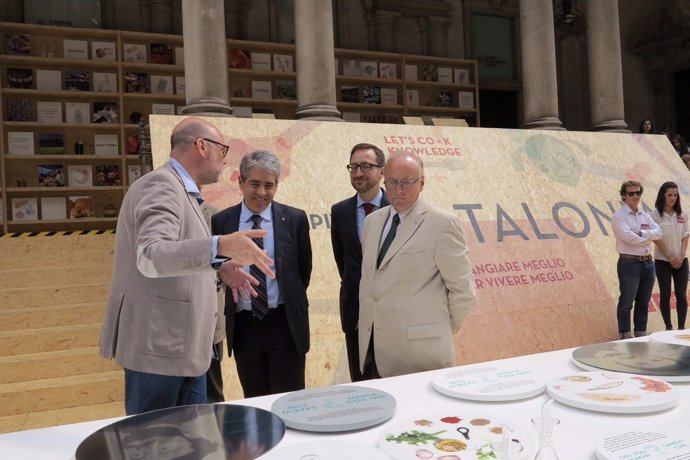 El conseller de Presidencia, Francesc Homs, y Toni Massanès