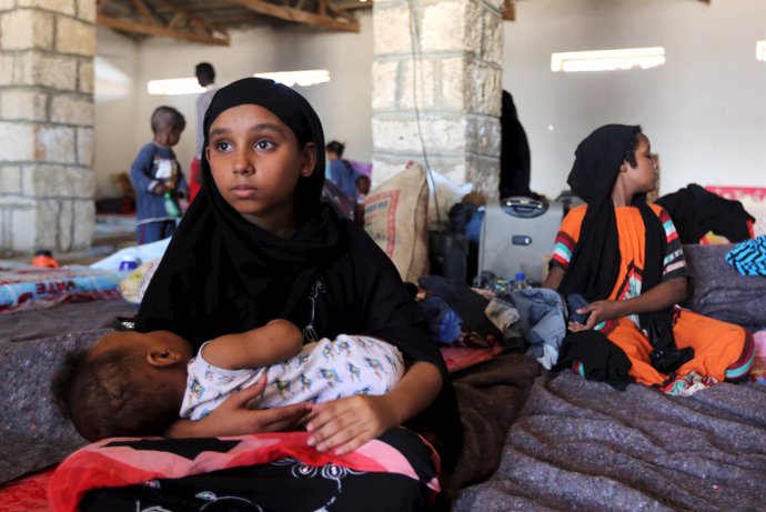 Niña yemení en un campamento de refugiados en Somalia