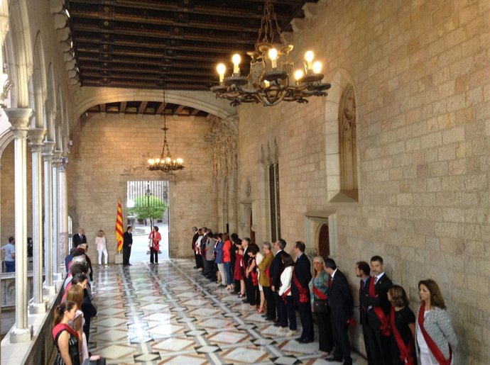 El presidente de la Generalitat, Artur Mas, y la nueva alcaldesa de Barcelona