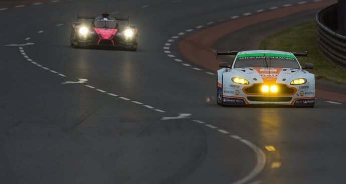Audi y Porsche mantienen un mano a mano en las 24 horas de Le Mans