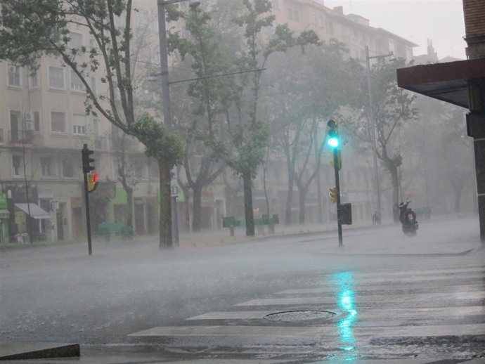 Tormenta en Zaragoza.