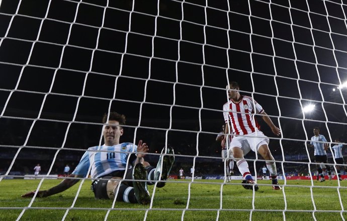 Messi golea a  Paraguay en Copa América