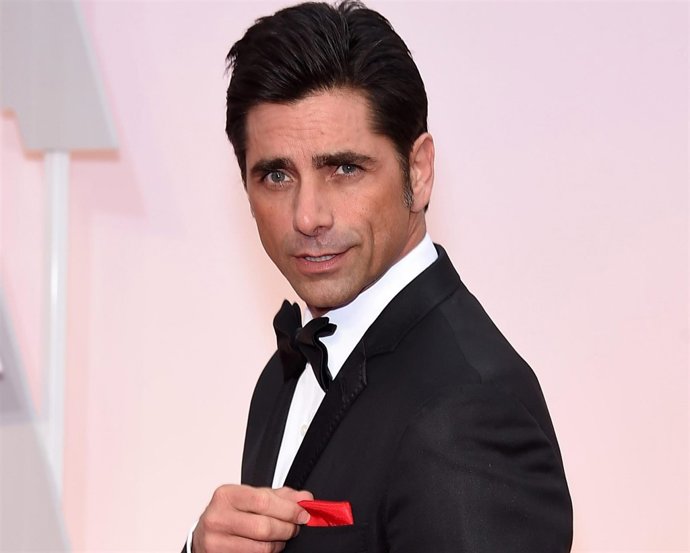 John Stamos Padres Forzosos detenido conducir borracho