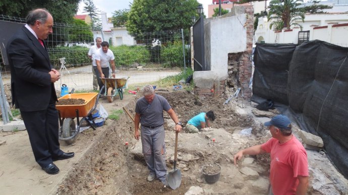 Excavación en el Parque de las Acacias en Algeciras