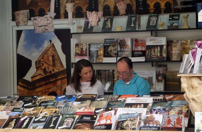 Expositor en la Feria del Libro de Madrid en 2014