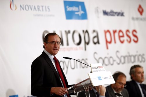 El ministro de Sanidad, Alfonso Alonso, en los Desayunos de Europa Press