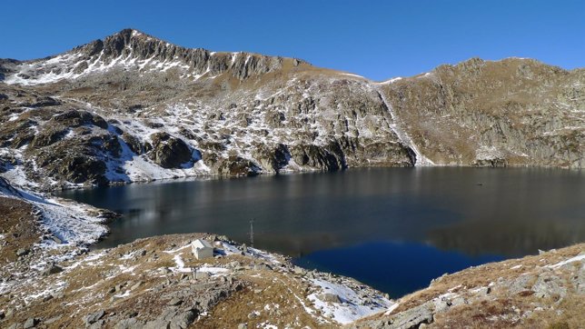 Estahn Redon De La Vall D'aran, Lago De Alta Montaña