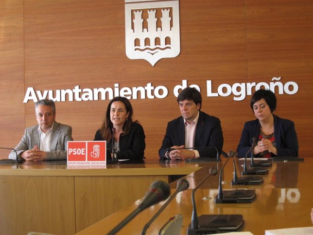 Arráiz, con tres concejales de su grupo