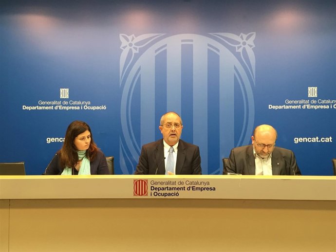 La dtora. De Acció N.Betriu, el conseller F.Puig y el secr.De Empresa P.Torres