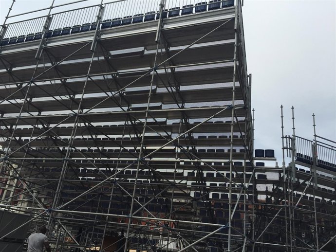 Graderío instalado en la Plaza Mayor de Valladolid para acoger el Open de Pádel