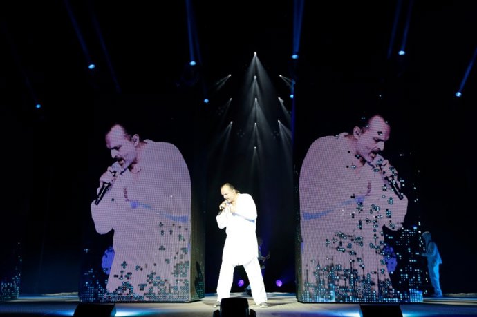 Migueñ Bosé en concierto