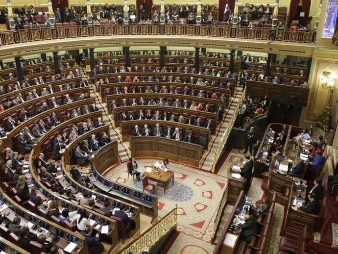 Diputados en el hemiciclo