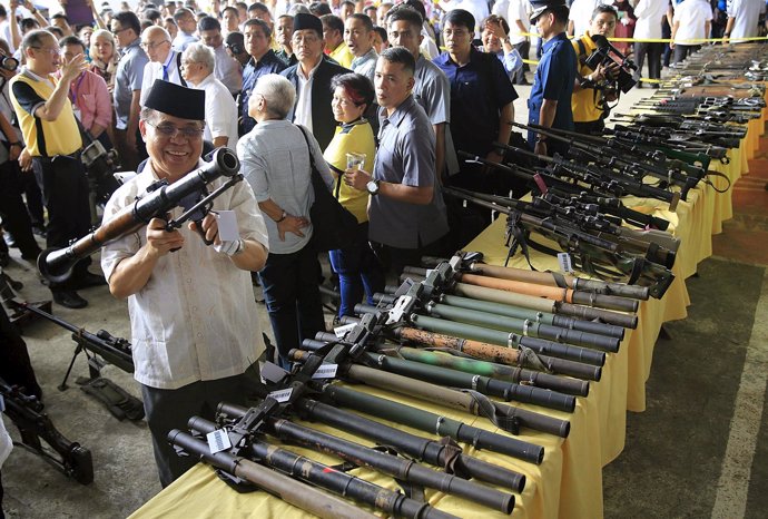 El presidente filipino, Benigno Aquino,durante entrega de armas del MILF