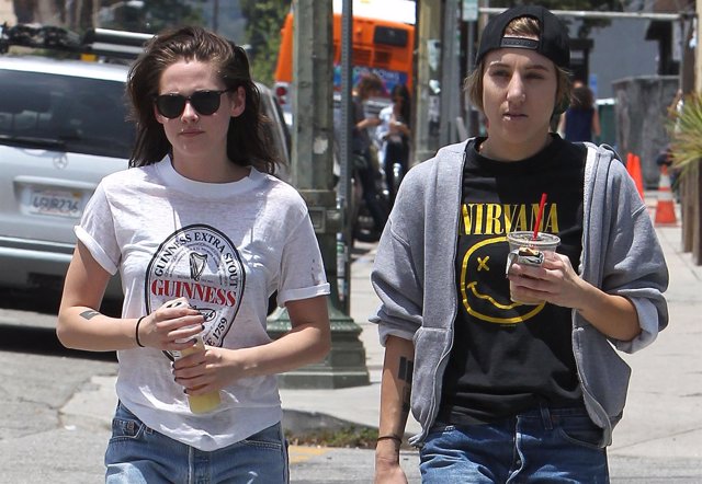 Kristen Stewart y Alicia Cargile paseando por Los Angeles138225, Kristen Stewart