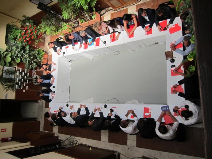 Pedro Sánchez reunido en Alcalá de Henares con alcaldes socialistas