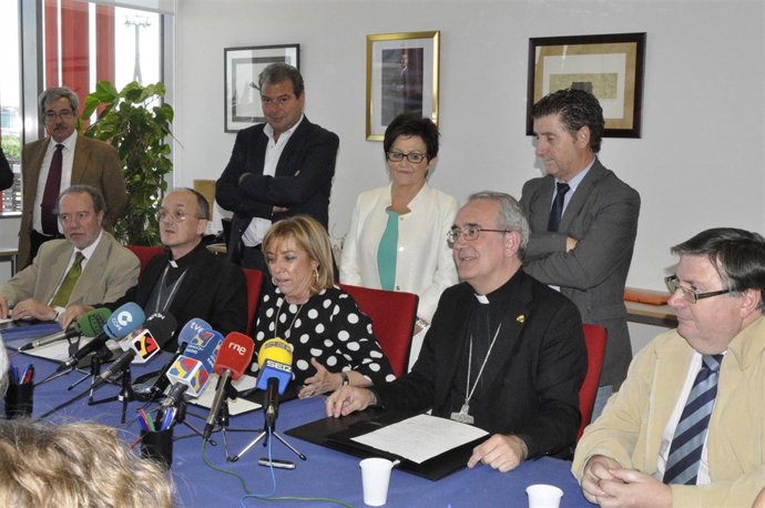 Gobierno, obispos y alcaldes han pedido a Lérida la devolución de los bienes.