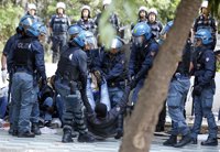 La Policía italiana desaloja un campamento de inmigrantes en la frontera con Francia