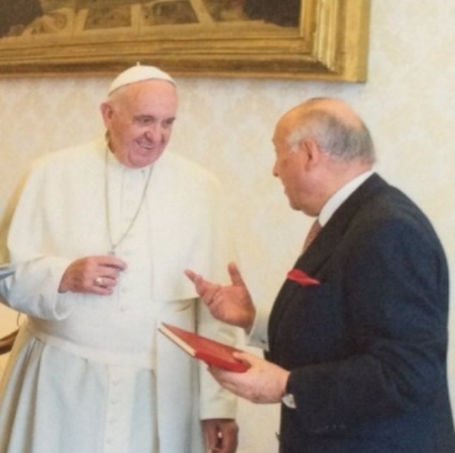 El Papa Francisco y el presidente de CAF, Enrique García