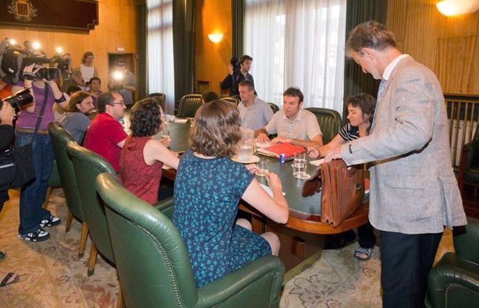 Primera reunión del Gobierno de Zaragoza