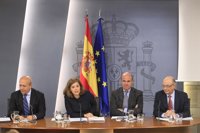 Los ministros abandonan el Congreso pendientes de los cambios que ultima Rajoy