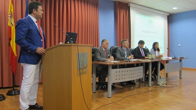 Presentación de plan de formación eficiencia energética en Universidad deHuelva.