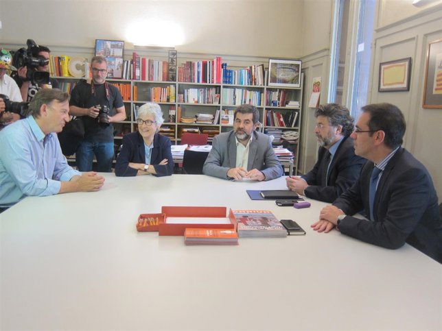 Reunión de soberanistas de UDC con Òmnium, AMI y ANC