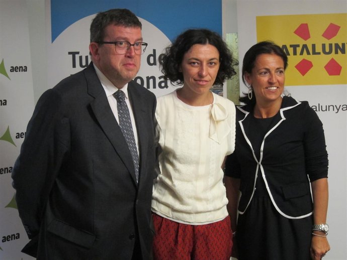 J.W.Carnes (Turismo de Barcelona), S.Corrochano (Aeropuerto de El Prat) y M.Muro