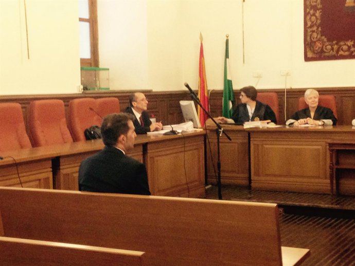 Noel López, alcalde de Maracena, en juicio en la Audiencia de Granada