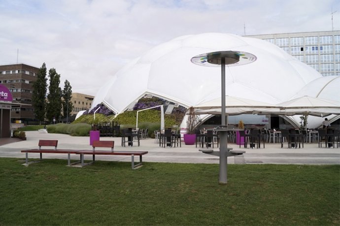 Cargador USBE en la plaza del Milenio de Valladolid