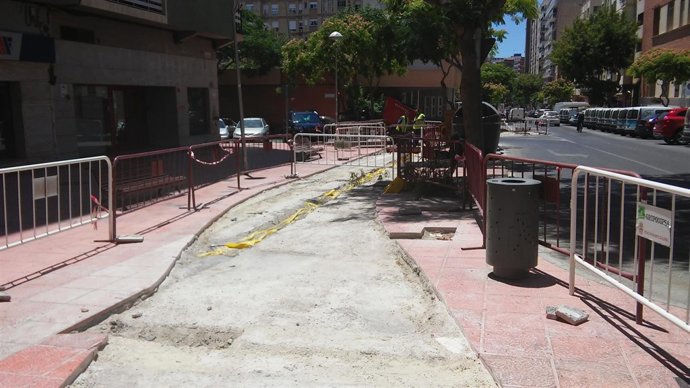 Obras del carril bici en Hermanos Pinzón