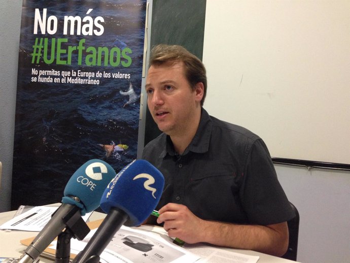 El coordinador de CEAR Valencia, Jaume Durà, presenta el informe anual.