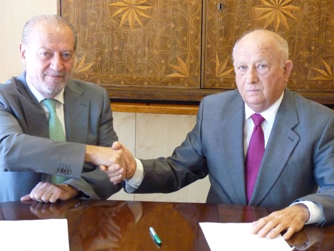 Firma el acuerdo para realizar 'Entre Naranjos y Olivos'