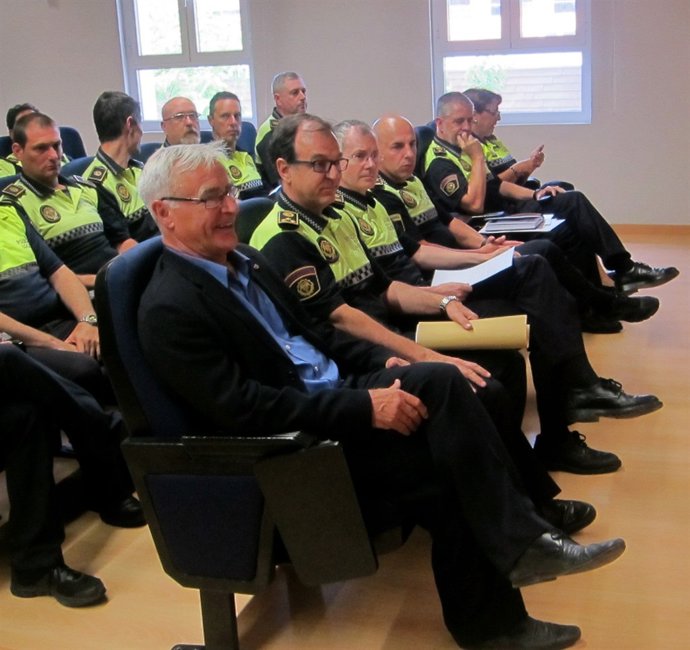 Ribó en un acto con policías locales