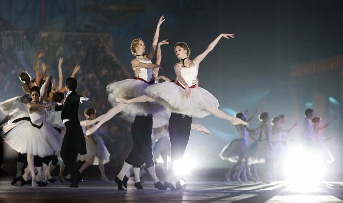 Bolshoi ballet dancers perform in the closing ceremony for the Sochi 2014 Winter