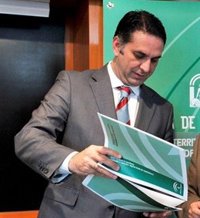 Javier Fernández se estrena en Turismo tras ser delegado de la Junta en Sevilla