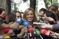 Chacón dice que, "tras cuatro años dividiendo el país", "CiU muere y Cataluña no ha ganado nada"