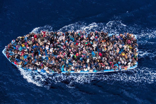 Inmigrantes en una embarcación