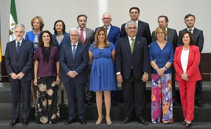 Foto de familia del nuevo Gobierno andaluz