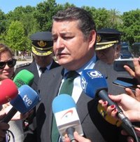 El Gobierno asegura "trabajo para la zona" de Morón con el acuerdo de la base