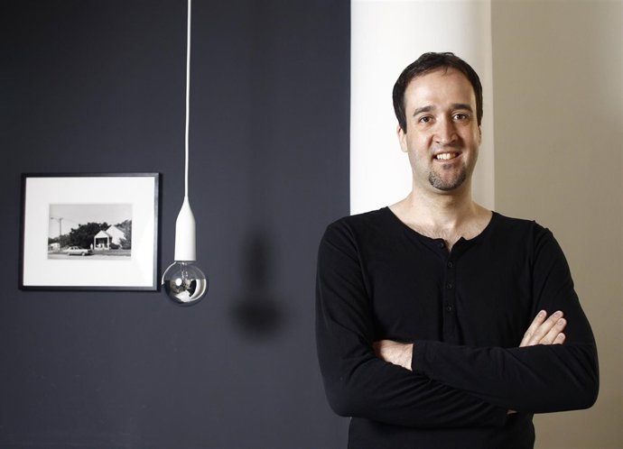 El escritor Daniel Wolf presenta el libro La sal de la tierra