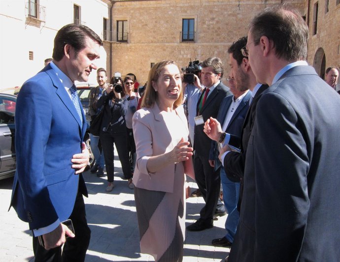 Pastor saluda a su llegada a San Bernardo (Valladolid)