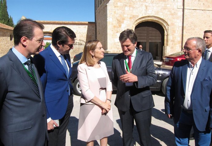 Pastor a su llegada al II Encuentro de Empresa Familiar de Castilla y León