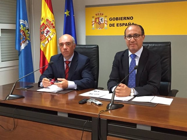 El director del Ingesa con el delegado del Gobierno en  Melilla