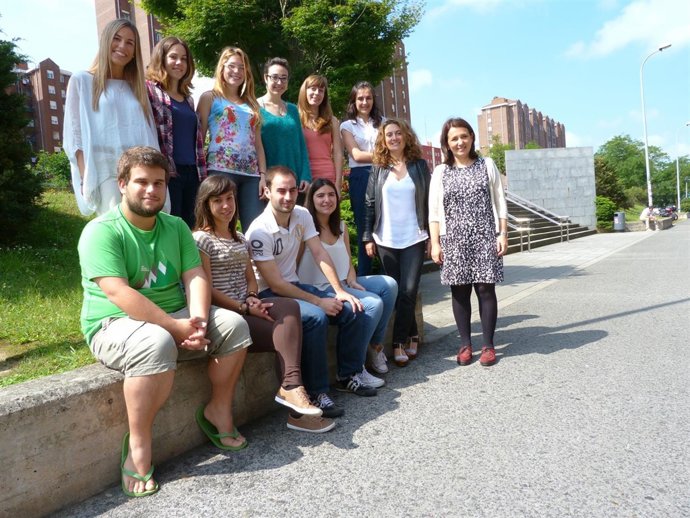 Estudiantes de la UC que participarán en el voluntariado