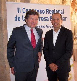 Juan Verde (d) junto al presidente de EFCL, Alfonso Jiménez